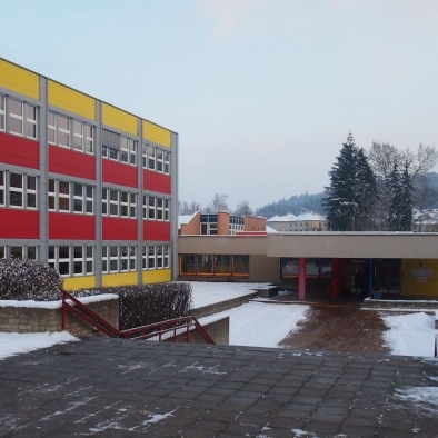 18 schools in the town of Pisek